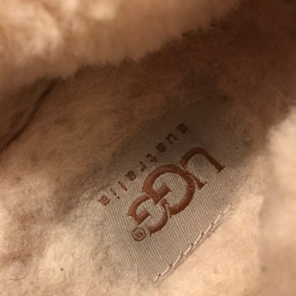 Ugh moccasins - Picture 2 of 4